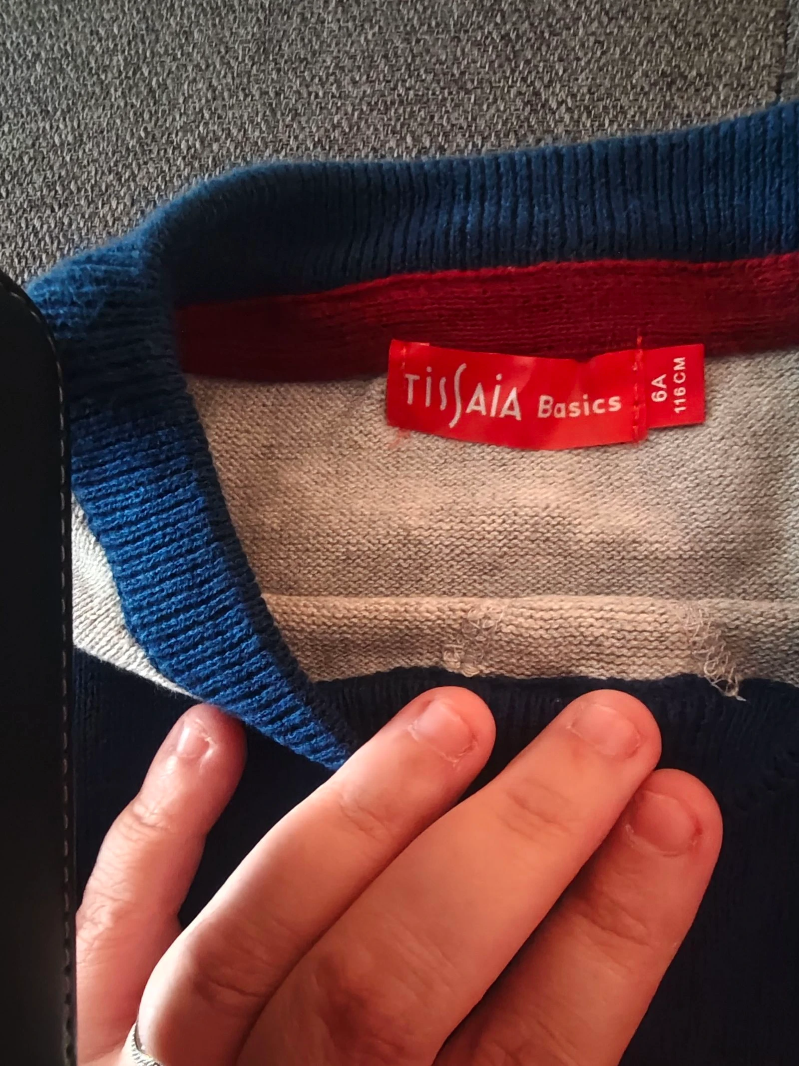 Pull fin marine à rayures bordeaux et grise taille 6 ans – photo 2